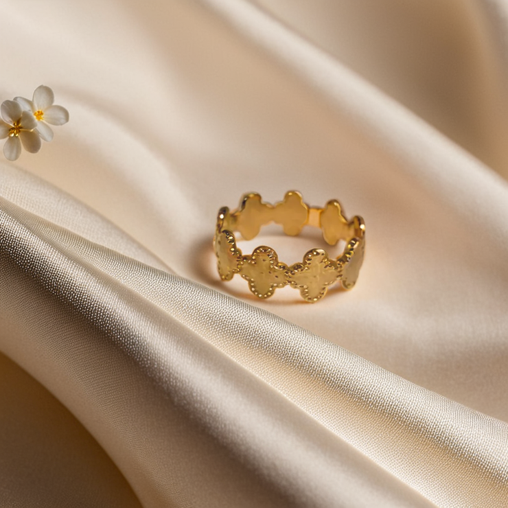 Clover Gold Ring