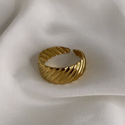 Wave Gold Ring