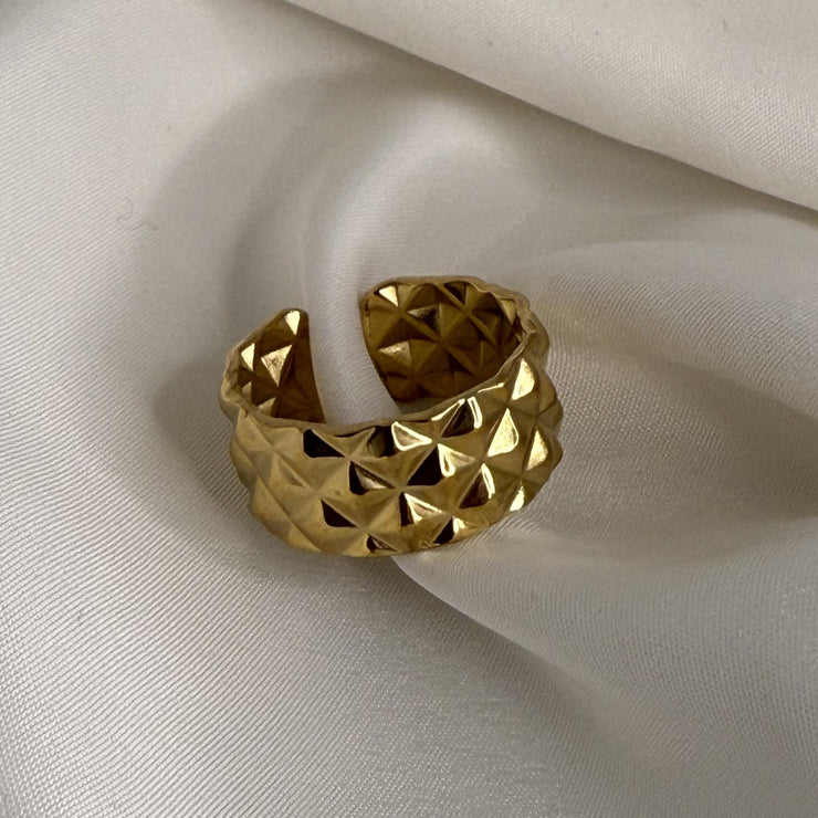 Pyra Gold Ring