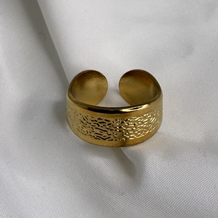 Carlton Gold Ring