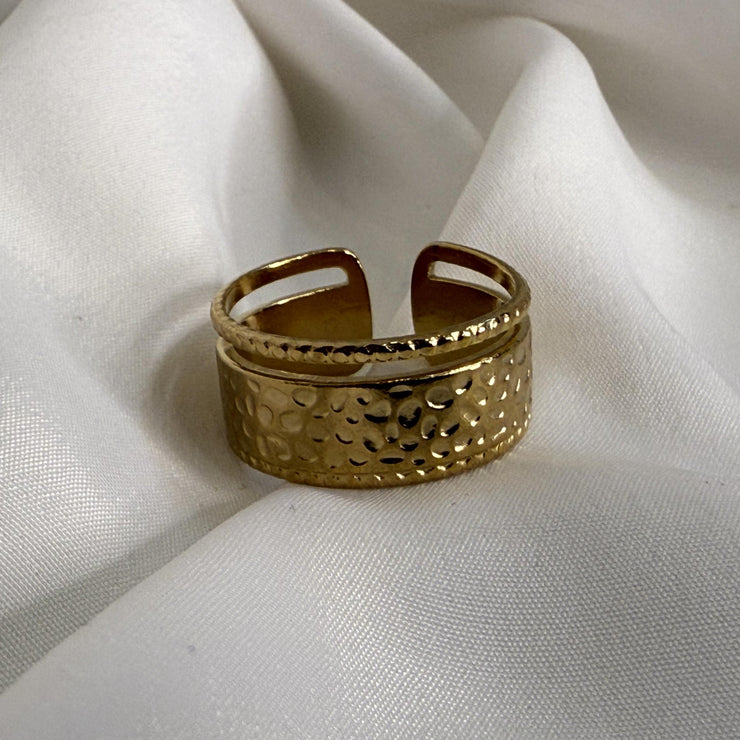 Missa Gold Ring