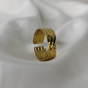 Dolyn Gold Ring