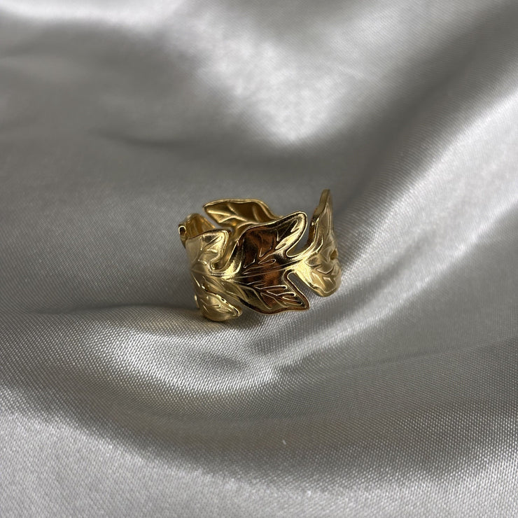 Arum Gold Ring
