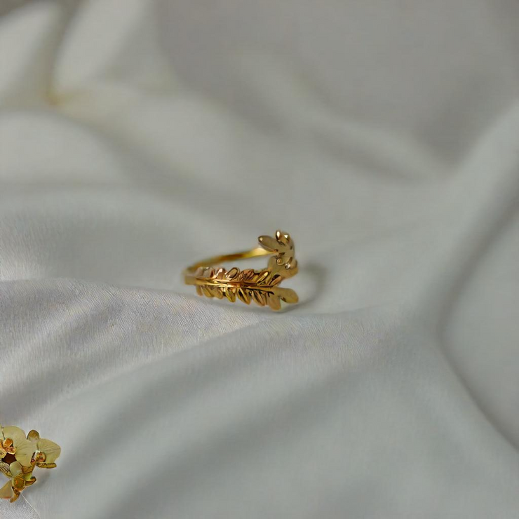Leyla Leaf Ring