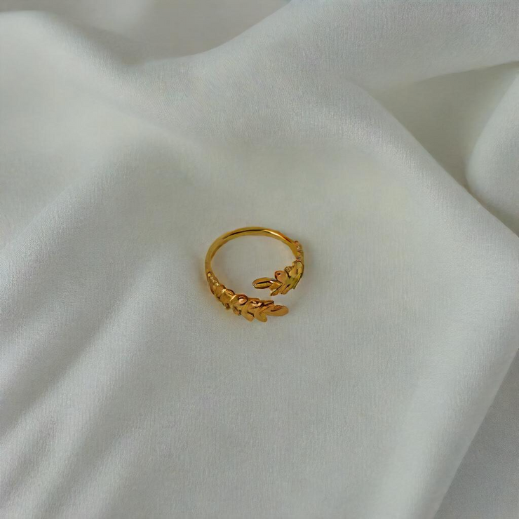 Leyla Leaf Ring