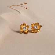 Pearl in Flower Earrings