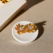 Pearl in Flower Earrings