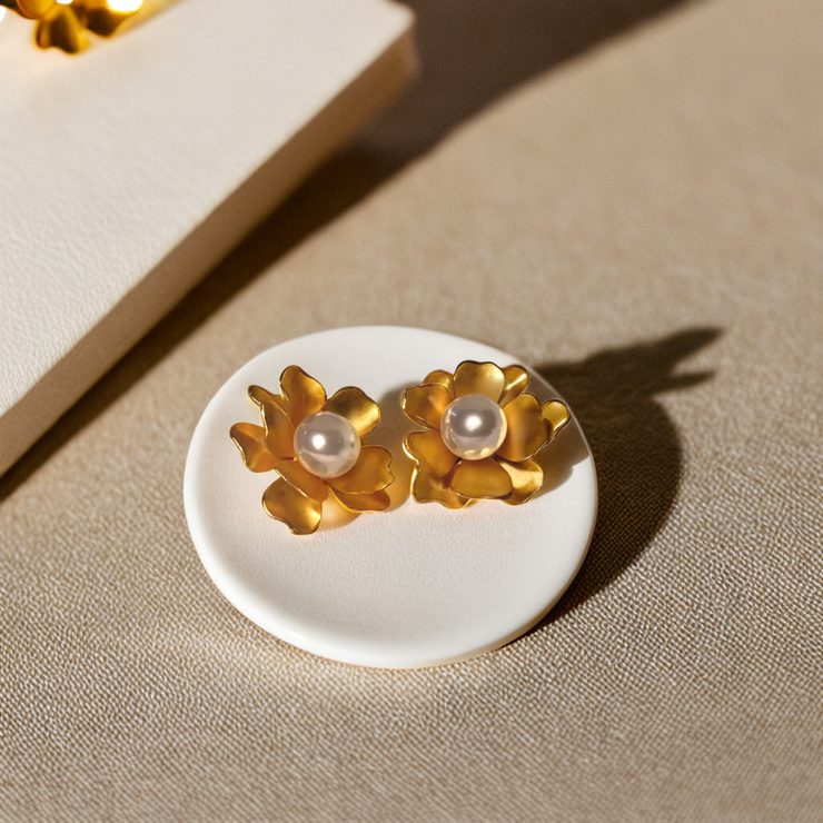 Pearl in Flower Earrings